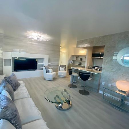 Panoramic Luxurious Waterfront One Bedroom Apartment With Miami Skyline View Free Parking 5Min Drive To Miami Beach Exterior photo