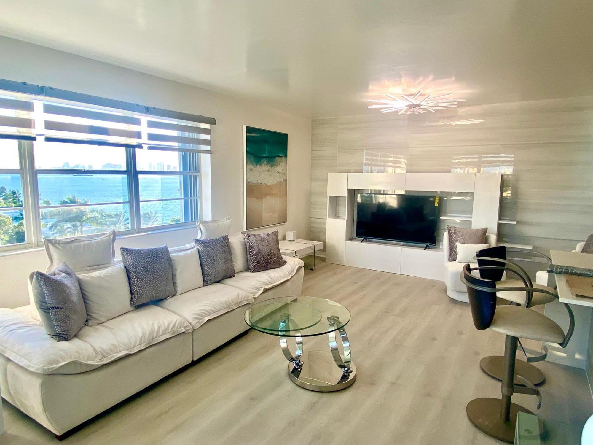 Panoramic Luxurious Waterfront One Bedroom Apartment With Miami Skyline View Free Parking 5Min Drive To Miami Beach Exterior photo