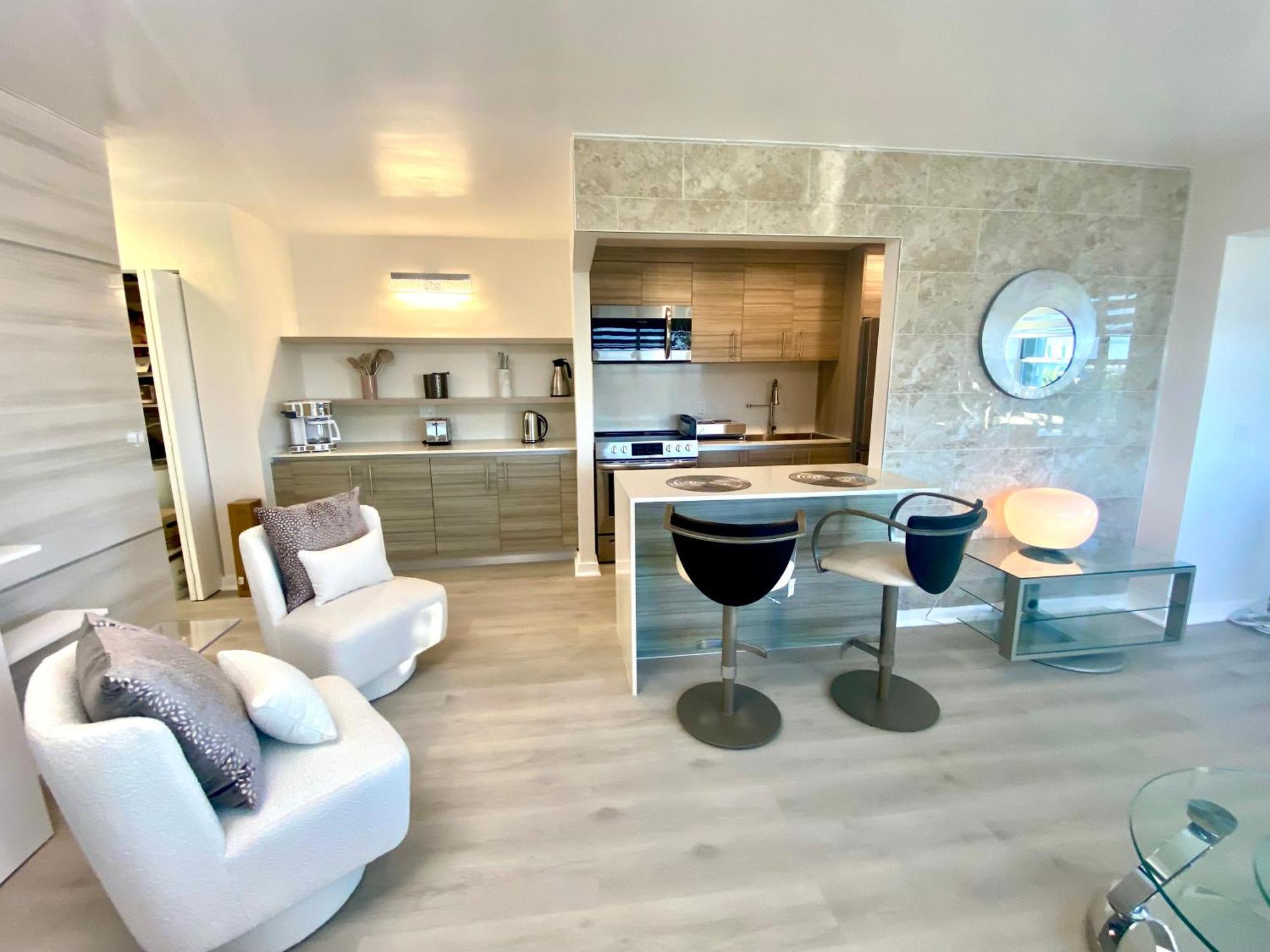 Panoramic Luxurious Waterfront One Bedroom Apartment With Miami Skyline View Free Parking 5Min Drive To Miami Beach Exterior photo