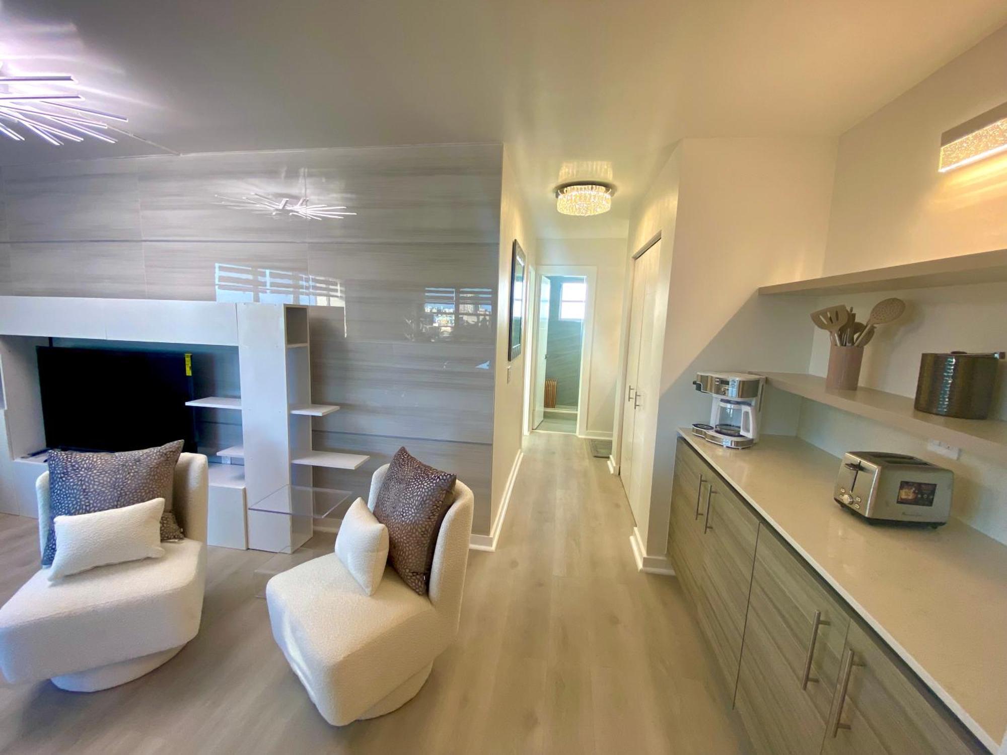 Panoramic Luxurious Waterfront One Bedroom Apartment With Miami Skyline View Free Parking 5Min Drive To Miami Beach Exterior photo