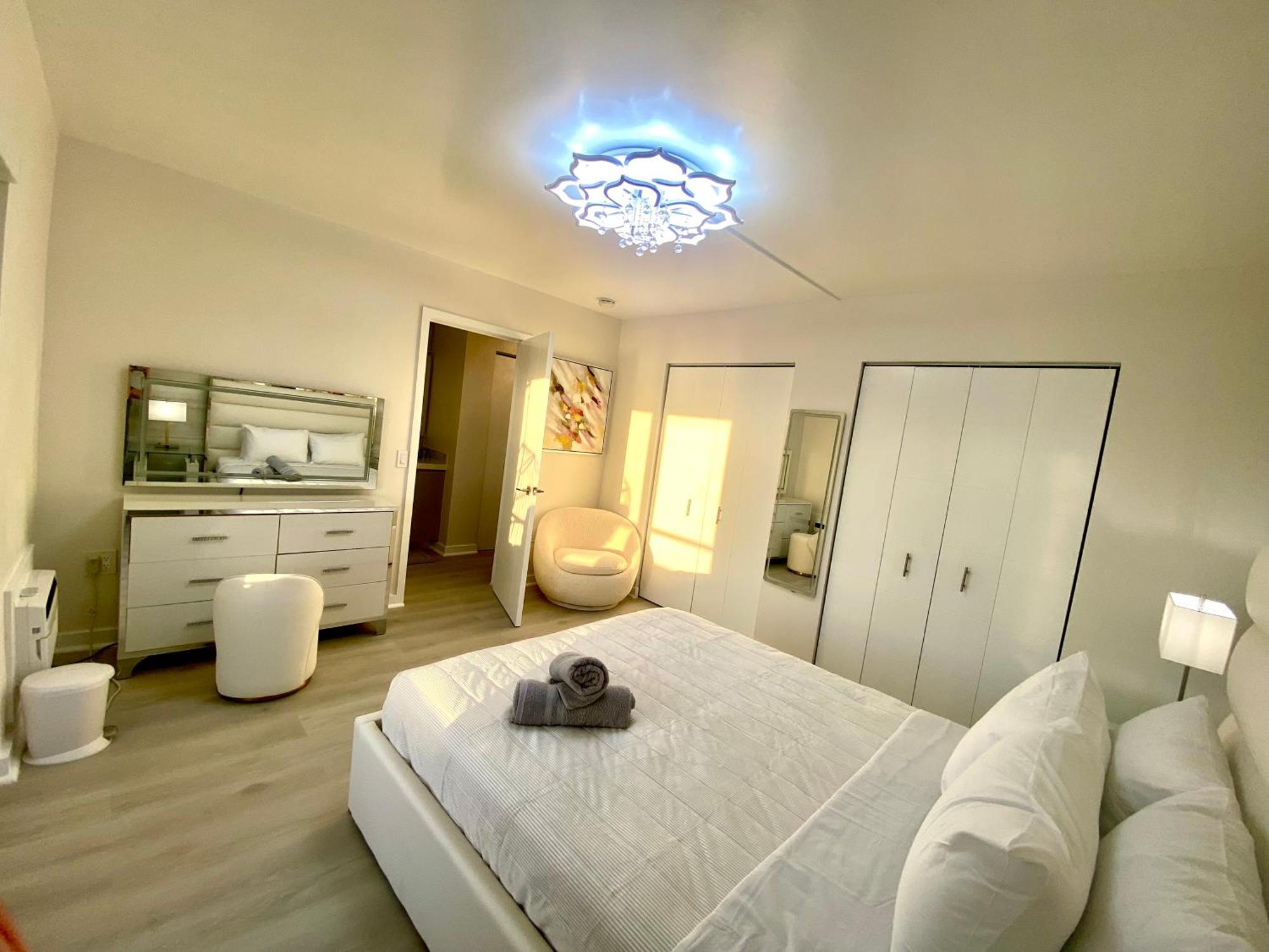 Panoramic Luxurious Waterfront One Bedroom Apartment With Miami Skyline View Free Parking 5Min Drive To Miami Beach Exterior photo