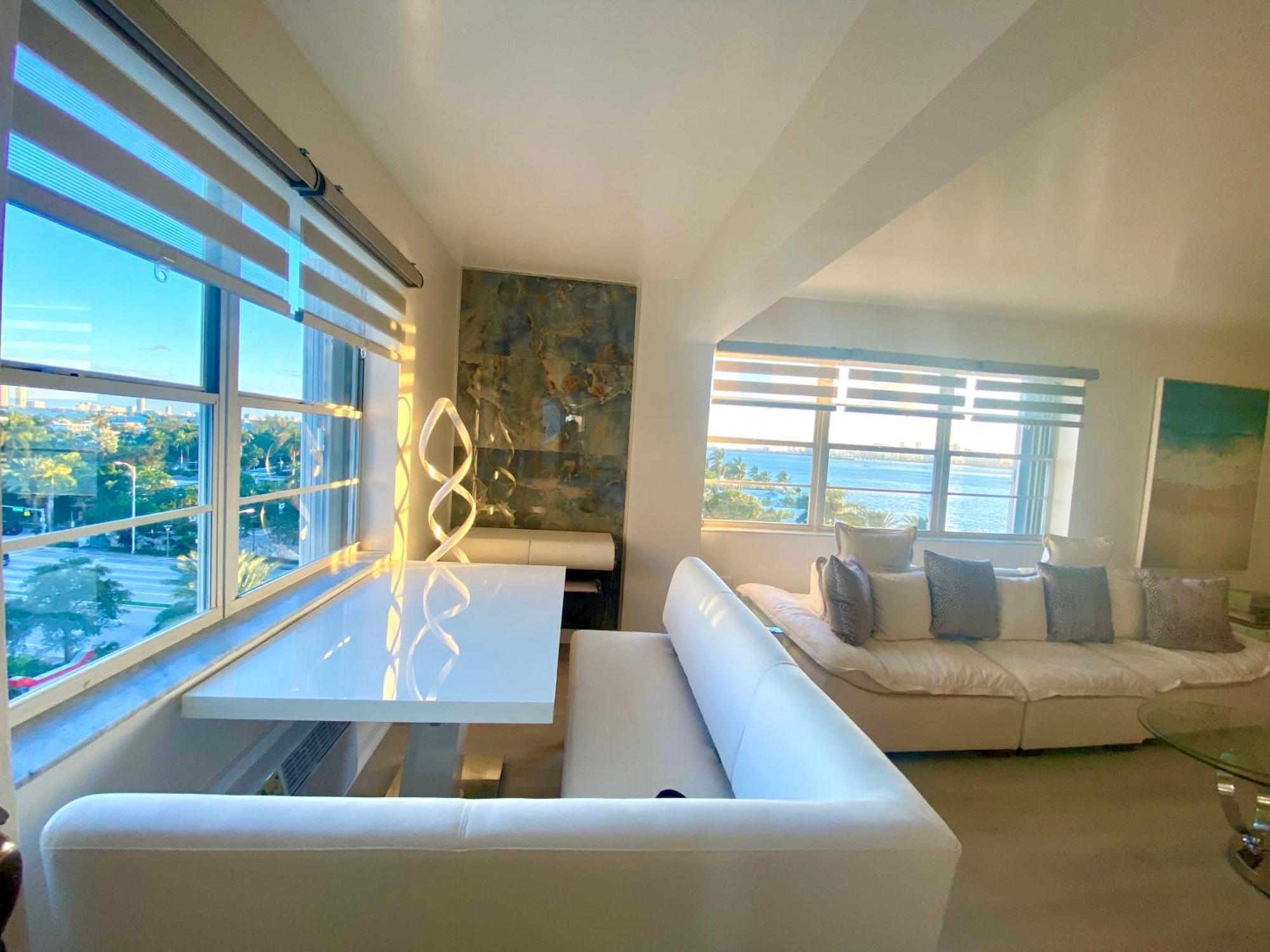 Panoramic Luxurious Waterfront One Bedroom Apartment With Miami Skyline View Free Parking 5Min Drive To Miami Beach Exterior photo